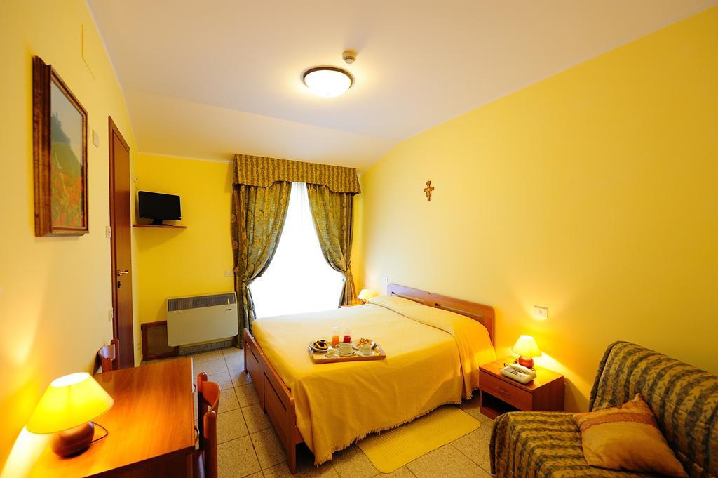 Colle Degli Olivi Snc Guest House Assisi Eksteriør bilde